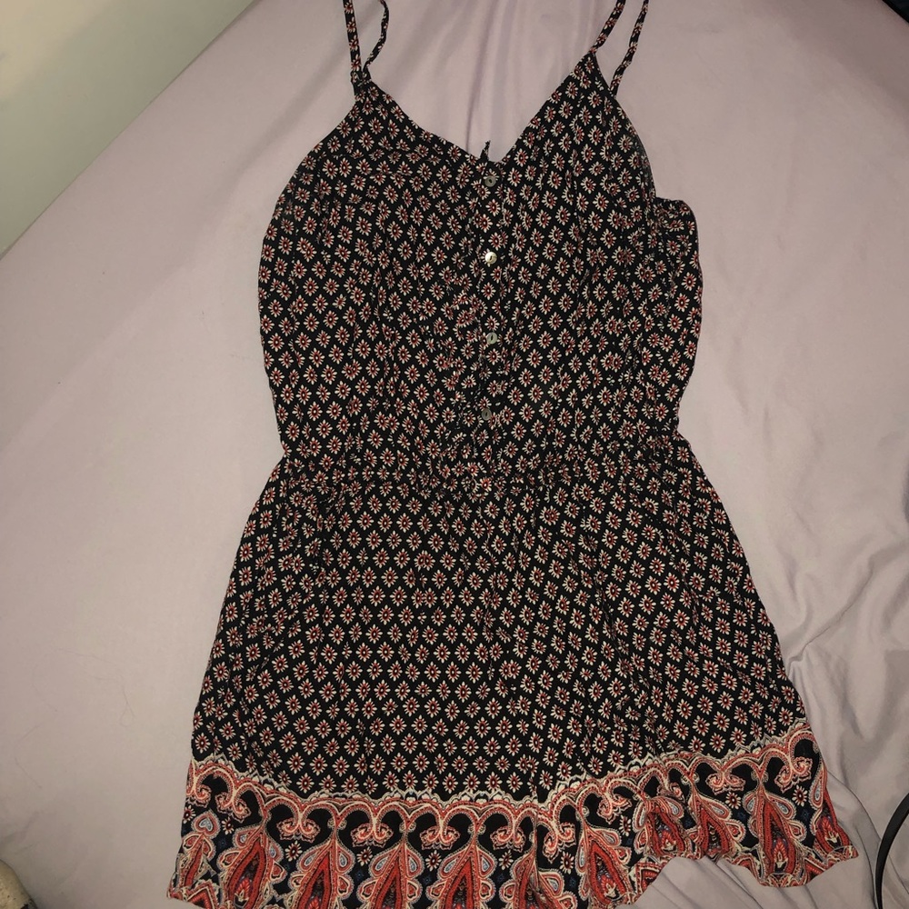 Romper with pockets & stretch waist • Size L